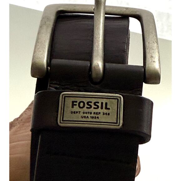 Fossil Black Leather Belt Silvertone Buckle Mens Size 40 Business Casual - Picture 3 of 12